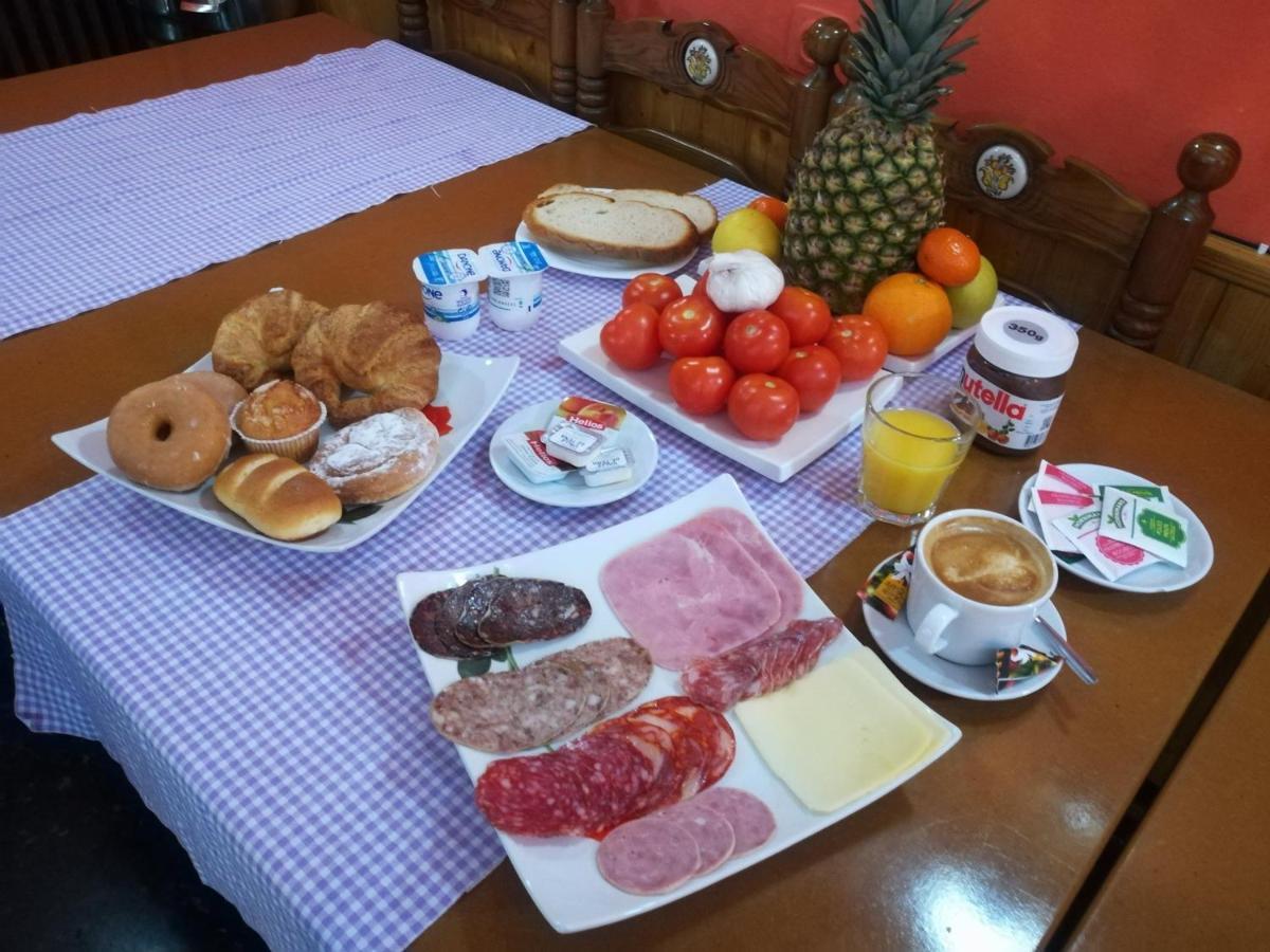 Hostal Porta De Nuria รีเวสเดเฟรแซร์ ภายนอก รูปภาพ