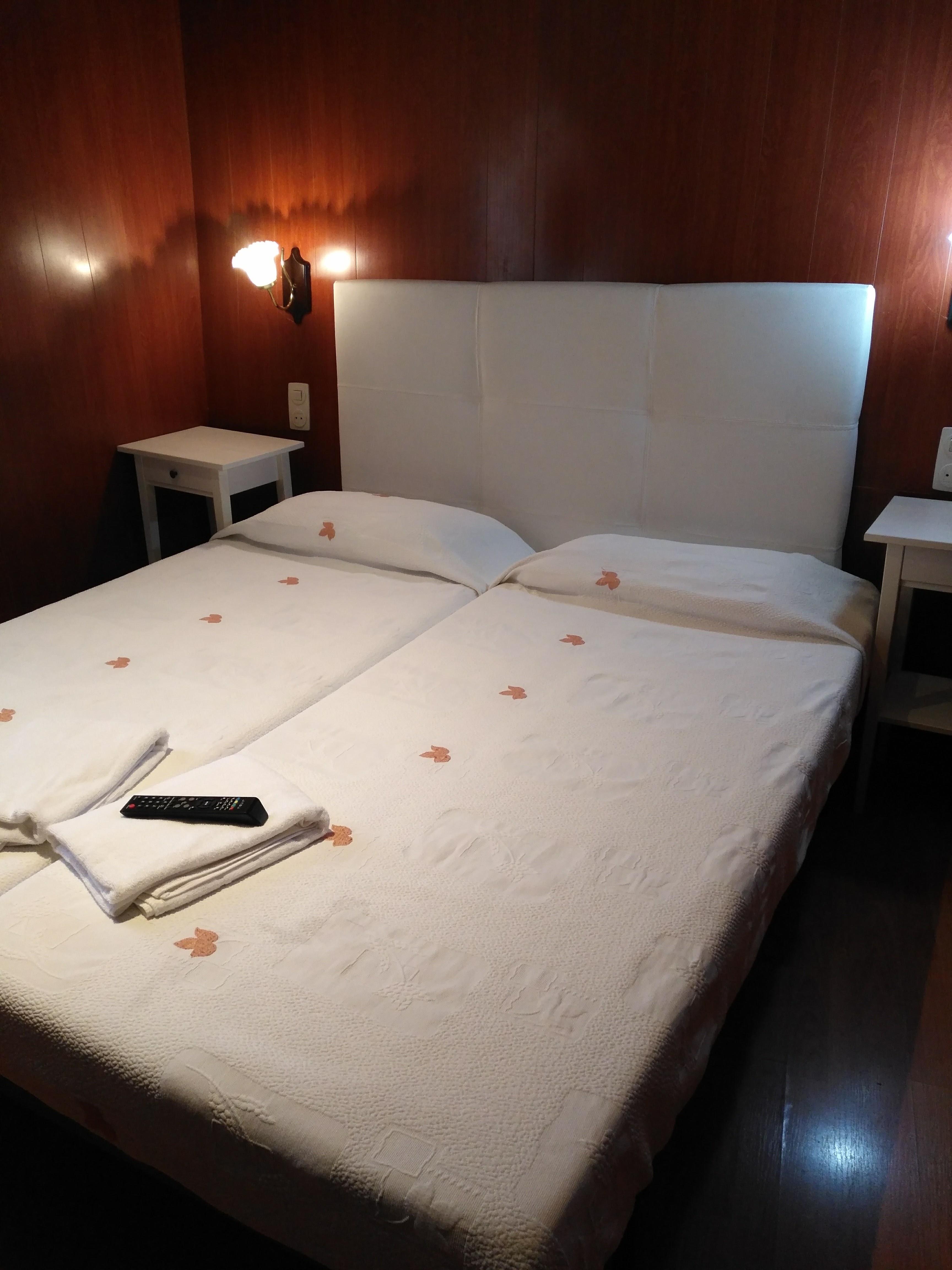 Hostal Porta De Nuria รีเวสเดเฟรแซร์ ภายนอก รูปภาพ