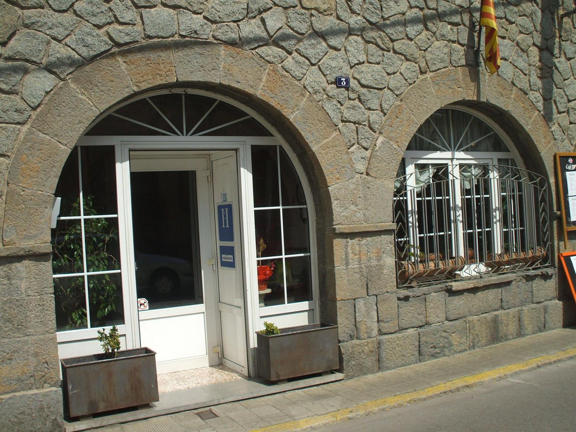 Hostal Porta De Nuria รีเวสเดเฟรแซร์ ภายนอก รูปภาพ