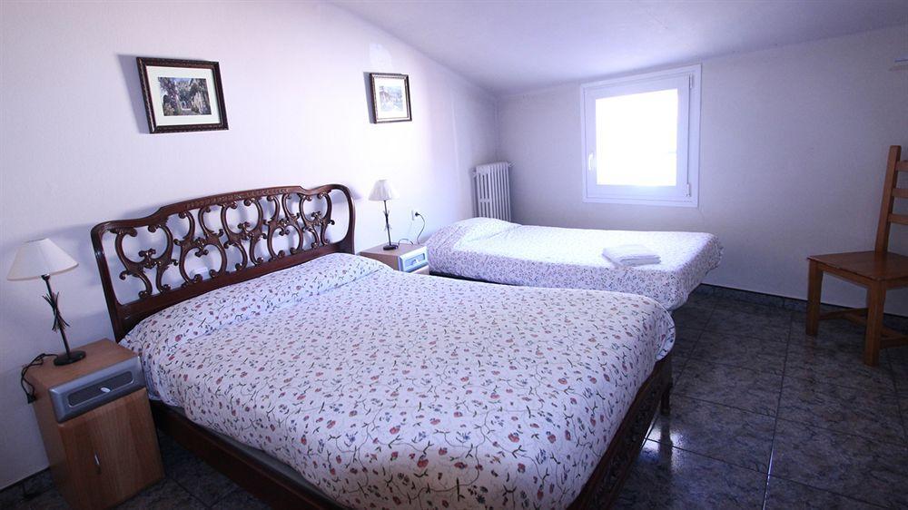 Hostal Porta De Nuria รีเวสเดเฟรแซร์ ภายนอก รูปภาพ