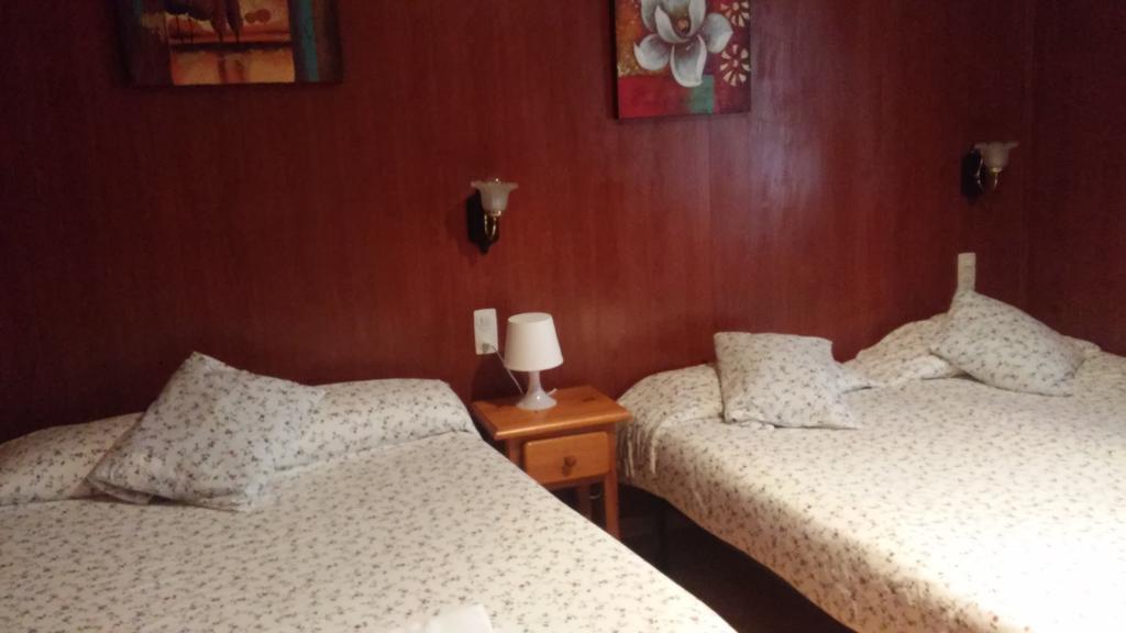 Hostal Porta De Nuria รีเวสเดเฟรแซร์ ภายนอก รูปภาพ