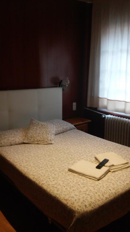 Hostal Porta De Nuria รีเวสเดเฟรแซร์ ภายนอก รูปภาพ